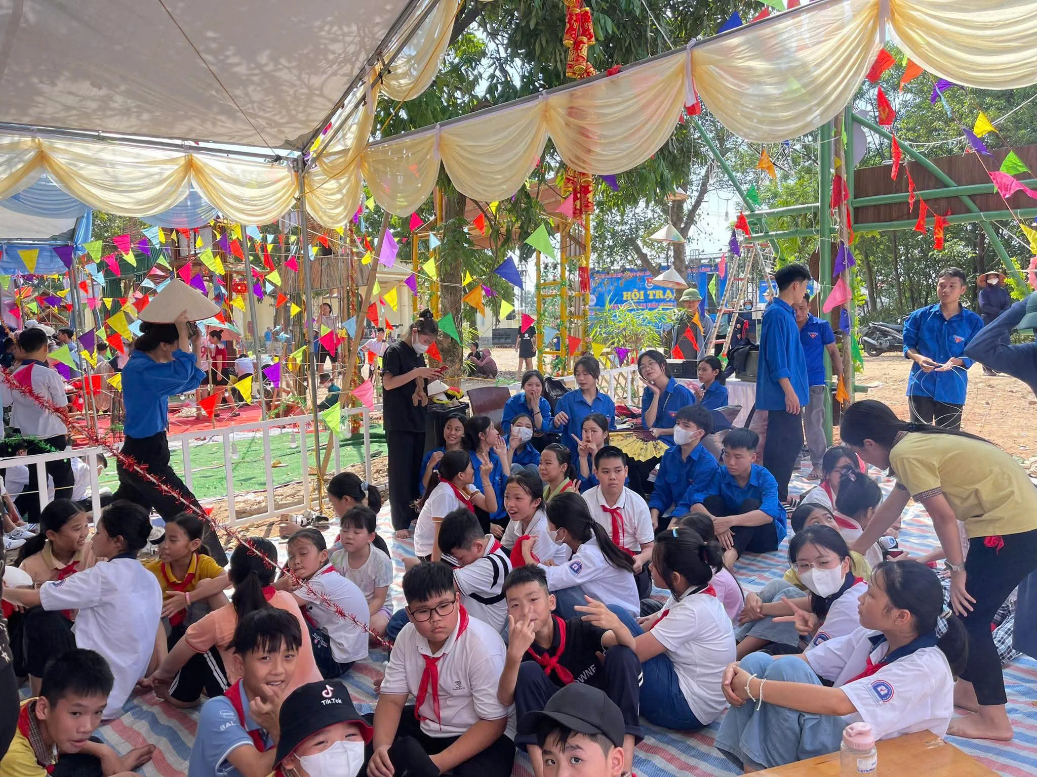 Trại Hè Thôn Đầu Làng